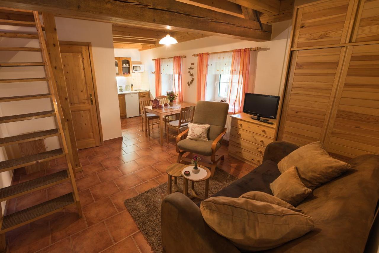 Apartmany Adrspach " U Kozaru " Teplice nad Metují Exterior photo
